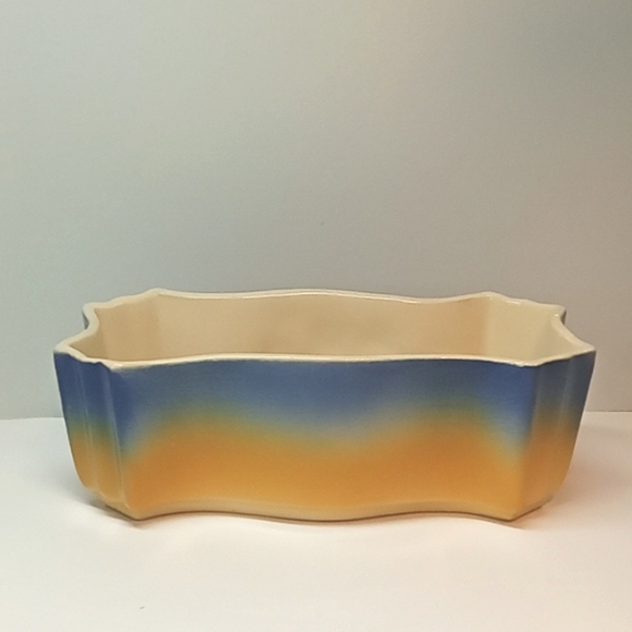 Vintage blue & yellow Shawnee pottery marked USA 181 planter, with floral design - Picture 5 of 10
